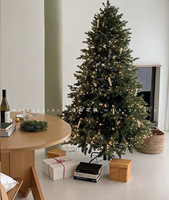 Chinesischer Hersteller Hochwertiger Moderner Vorbeleuchteter Beflockter Künstlicher Weihnachtsbaum 3000 LED-Lichter Personalisiertes Benutzerdefiniertes Logo