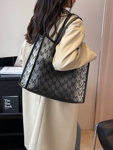 Borsa Tote Trasparente alla Moda per Estate e Autunno, con Ricami, in PVC, Portatile, Ideale per il Pendolarismo - Product Image 4