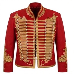 เสื้อแจ็คเก็ตผู้ชายปักลายสีแดง ลายตัวอักษรสีทอง แขนเสื้อปกติ สไตล์ยูนิฟอร์ม ทรงพอดีตัว - Product Image 1