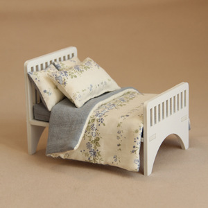 Nouveau modèle de <span class=keywords><strong>lit</strong></span> pour maison de poupée <span class=keywords><strong>en</strong></span> <span class=keywords><strong>bois</strong></span> avec taie d'oreiller pour mini poupées - Product Image 3