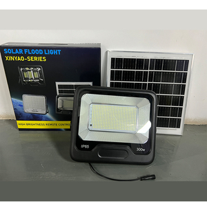 Projecteurs solaires d'extérieur étanches IP65 300W LED 445PCS Éclairage de jardin de sécurité avec télécommande Panneau mono alimenté par énergie solaire - Product Image 5