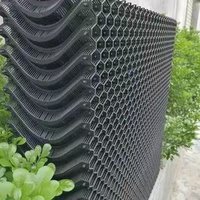 Tapis de refroidissement en plastique noir durable pour les fermes avicoles, porcines et de poulets - Longue durée de vie
