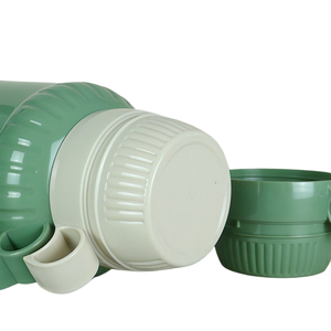Vente en gros de thermos à eau isolés sous vide avec corps extérieur en plastique et intérieur en verre de <span class=keywords><strong>1L</strong></span> et 1,8L pour le marché somalien, approvisionnement en vrac - Product Image 4