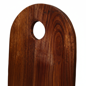 Tabla de charcutería de madera de acacia natural de primera calidad con borde vivo con mango redondo, tabla de servir y cortar única a bajo precio - Product Image 1