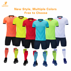 Fabrieksvoorraad voetbaltenues, custom nummers, team trainingskleding, schoolwedstrijd shirts, groothandel, 100% korte mouwen - Product Image 3
