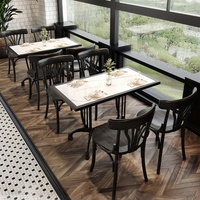 Combinaison Table et Chaises de Café en Bois Style Rétro Américain Moderne, Mobilier de Restaurant pour Salons de Thé, Cafés Internet et Gîtes Occidentaux