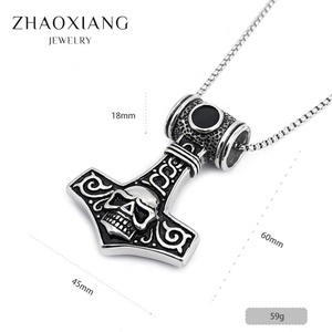 Colliers avec gros pendentifs tête de mort pour hommes, bijoux hip-hop punk en gros, chaîne marteau en acier inoxydable - Product Image 1