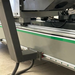 เครื่องเลื่อยตัดอลูมิเนียม CNC 550 แบบสองหัว พร้อมเครื่องยนต์และมอเตอร์กำลังไฟ 2x3 กิโลวัตต์ สำหรับการผลิตหน้าต่างและประตู - Product Image 6