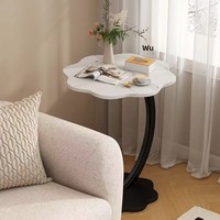Table d'appoint moderne au design épuré, table basse en forme de pétale, meuble de rangement pour salon et chambre