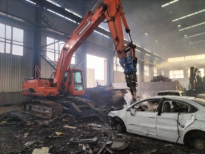 Desmantelador Hidráulico para Excavadoras Hemei, Pinza para Desmantelar Automóviles, Procesador de Automóviles en Chatarra - Product Image 1