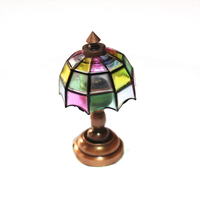 Mini lampe de table Tiffany à l'échelle 1/6, lampe de bureau LED éclairante pour la décoration d'intérieur de maison de poupée