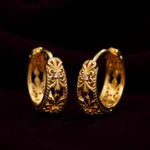 Orecchini a Cerchio E4486 in Oro per Donna, Design Classico a Fiore con Cristalli e Strass, per Uso Quotidiano - Product Image 2