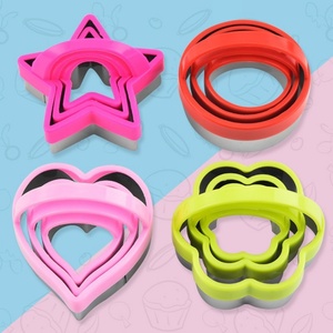 New Hot Sale 3 Pieces of Flower Shape Plastic Cookie Cutter Set With PP Plastic Handle - Product Image 2