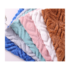 Reclcyed 3D matelassé Super doux coloré lapin fausse fourrure velours troupeau polyester tissu rouleau peluche velours tissu pour canapé textiles - Product Image 1