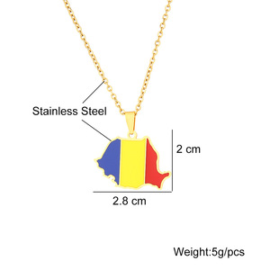 Colliers à chaîne émaillée pour <span class=keywords><strong>carte</strong></span> de la ville de <span class=keywords><strong>Roumanie</strong></span> en acier inoxydable plaqué or 18 carats Collier à pendentif pour <span class=keywords><strong>carte</strong></span> du drapeau national de la <span class=keywords><strong>Roumanie</strong></span> - Product Image 2