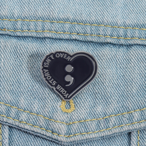 Jouw Verhaal Gaat Niet Over Email Pin Puntkomma Hart Broche Revers Badge Inspirerende Sieraden Cadeau Voor Vrienden - Product Image 1