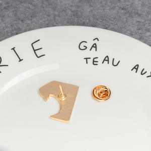 Alfileres esmaltados de ondas de dibujos animados, broches de corazón de órgano personalizados, botella a la deriva, cola de sirena, Bombilla de ballena, mochila, insignia, joyería para amigos - Product Image 4