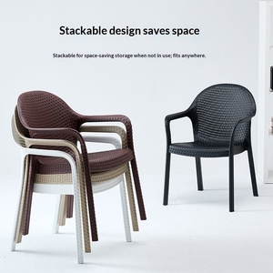 Chaise <span class=keywords><strong>de</strong></span> jardin d'extérieur en rotin synthétique, chaise <span class=keywords><strong>de</strong></span> patio, chaise <span class=keywords><strong>de</strong></span> <span class=keywords><strong>salle</strong></span> à manger en plastique avec dossier et accoudoirs, durable - Product Image 1