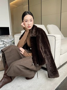 Manteau court décontracté en fourrure pour femme, élégant, en véritable peau de mouton et fourrure d'agneau - Product Image 4