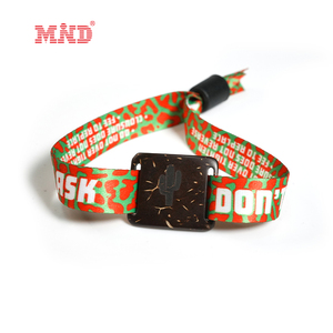 <span class=keywords><strong>NFC</strong></span> <span class=keywords><strong>Mifare</strong></span> cổ điển Ev1 <span class=keywords><strong>1K</strong></span> vỏ dừa chip dệt tổ chức sự kiện vé Vòng đeo tay - Product Image 4