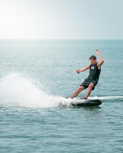 Tabla de Surf de Fibra de Carbono de Alta Potencia con Batería de 72V, Tabla de Jet Ski con Suministro Especial de Agua, Incluye Bolsa y Bomba de Accesorio - Product Image 2
