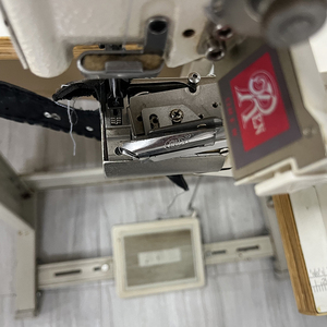 Máquina de Coser Industrial de Cama Plana de Alta Velocidad con Accionamiento Directo, Computarizada, de un Solo Motor, Nueva, de <span class=keywords><strong>Boca</strong></span> Ancha para Coser Bolsas Grandes RN8B-S - Product Image 2