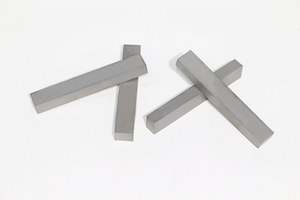 Barre rectangulaire en carbure de haute précision - Tolérance stricte pour un usinage sans reprise de travail - Product Image 1