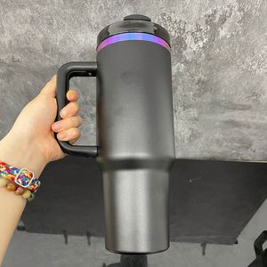 Gobelets de voyage chromés bleu violet ombré 40 oz avec logo personnalisé pour gravure laser - Product Image 4