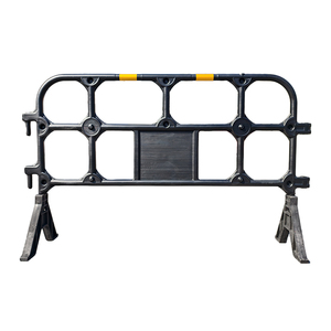 Barrera de Tráfico de Plástico 1350B, Moldeada por Soplado, HDPE, Barrera Temporal de Seguridad Vial, Control de Multitudes, Barandilla de Plástico - Product Image 1
