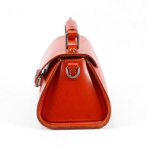Sac à main de luxe en cuir de vachette italien, style vintage, doublure en cuir de luxe, fermeture à bouton, sac portable de luxe pour femme - Product Image 4