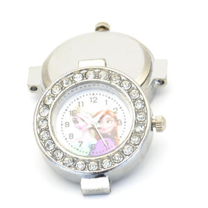 Diamante Blanco Moda Trébol de cuatro hojas Reloj Dial Reloj Placa Tendencia Pulsera Reloj de cuarzo - Product Image 4