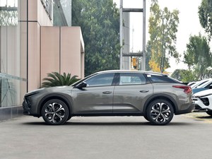 Citroën Versailles C5 X, grande hauteur au sol, grand espace de chargement, élégant SUV break français - Product Image 3