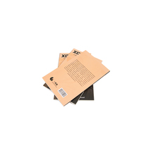 Libro en rústica de alta calidad con papel crema y cubierta recubierta UV