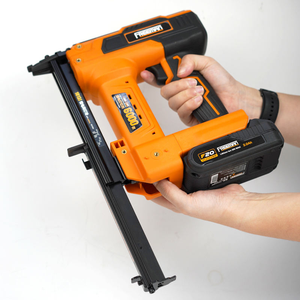Engrapadora Inalámbrica Freeman de 16 Calibres y 20V con Batería de Iones de Litio <span class=keywords><strong>para</strong></span> Cercas Industriales y de Bricolaje, con Capacidad de hasta 2600 Grapas/Carga - Product Image 3