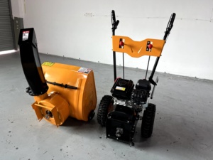 Robot chenillé déneigeur télécommandé haute puissance pour un nettoyage hivernal pratique - Product Image 2