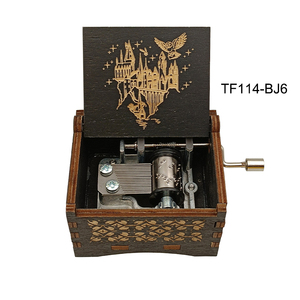 Boîte à musique Souvenir Sankyo Movement Hot <span class=keywords><strong>Harry</strong></span> <span class=keywords><strong>Potter</strong></span> avec gravure laser, petite décoration mignonne en bois noir sur le thème du monde magique - Product Image 6