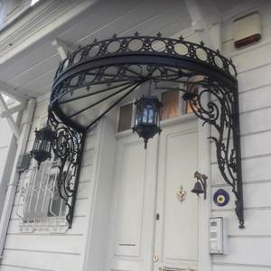 Toldo de Hierro Forjado Personalizado con Cubierta de Vidrio Templado, Protección Climática <span class=keywords><strong>para</strong></span> la Entrada Principal, Diseño Elegante - Product Image 4