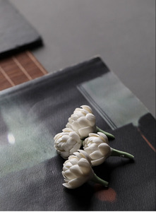 Céramique à main Thé au jasmin Ornement pour animaux de compagnie Cadeaux de décoration pour la maison Arrêtez le porte-stylo et profitez du parfum - Product Image 6
