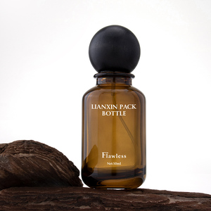 Bán Buôn 30Ml Hổ Phách Chai Nước Hoa Với Độc Đáo Bằng Gỗ Nắp Tròn Và Bơm Phun Rỗng Với Hộp Cho <span class=keywords><strong>50Ml</strong></span> Và 100Ml Kích Thước - Product Image 1