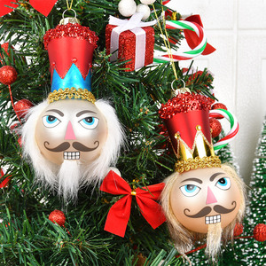 Adorno Navideño Colgante de Cristal Pintado a Mano con Acabado Brillante, Forma de Papá Noel y Cascanueces, Escena de Árbol de Navidad - Product Image 1