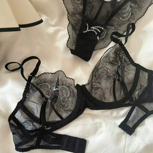 Conjunto de Lencería Erótica de Tres Piezas con Encaje Bordado, Ultrafino y Transparente, en Oferta - Product Image 5