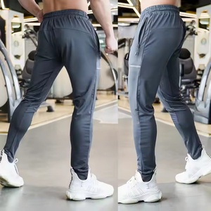 Conjunto Deportivo Personalizado de Alta Calidad con Logotipo para Hombre, Última Moda en Conjuntos Deportivos para Hombre, Trajes Deportivos para Hombre - Product Image 3