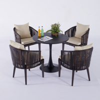 Ensemble table et chaises compact pour café de jardin, terrasse de restaurant, balcon extérieur, hôtel
