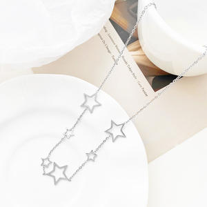 Catena a maglie in acciaio inossidabile di nuovo Design in oro rosa con collane da donna con gioielli di moda a stelle grandi e piccole - Product Image 4