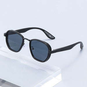 Nueva Tendencia de Moda, Gafas de Sol de Plástico Personalizadas, Lentes de PC con Protección UV400, Montura Ovalada para Hombre - Product Image 2