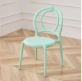 Chaise pour enfants moderne et mignonne avec dossier en forme de nœud |   Chaise en plastique moulée d'une seule pièce pour enfants |   Chaise empilable pour repas et jeux