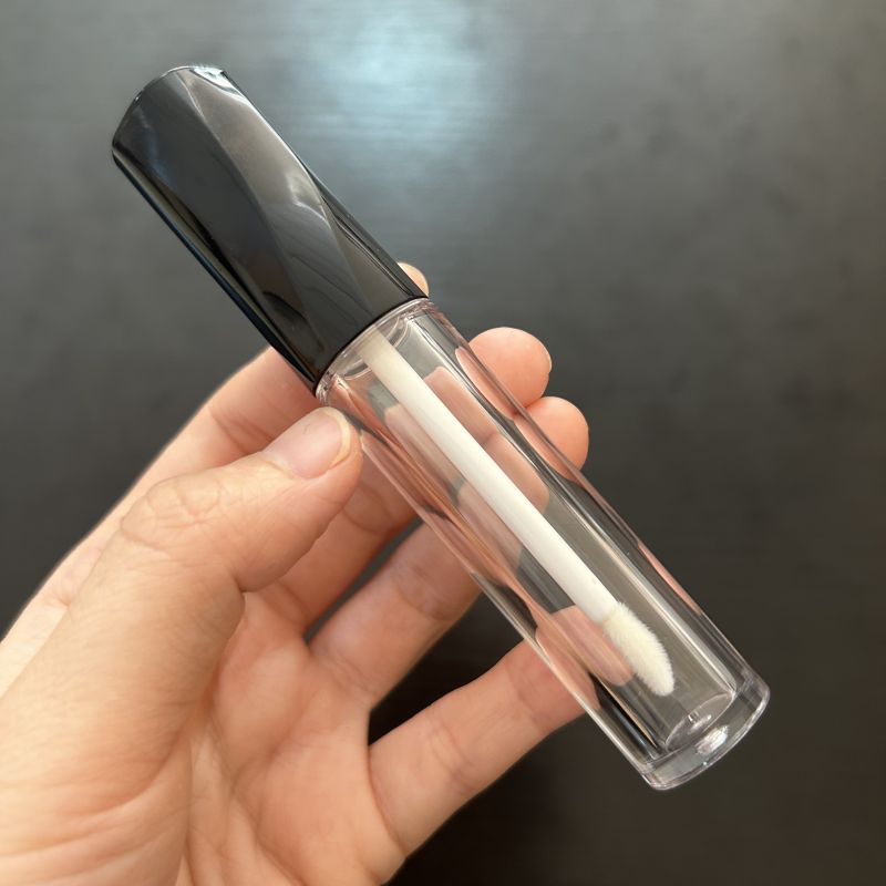 Tubo nero lungo da 7 ml