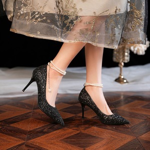 Escarpins à bout pointu en tissu pailleté avec bride de cheville perlée, talons hauts, chaussures de mariée pour femmes - Product Image 1
