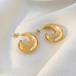 Pendientes de Moda 2024 para Mujer, de Acero Inoxidable con Baño de Oro de 18K, Diseño Hueco Exagerado en Forma de C, Tipo Huggie Grueso - Product Image 1