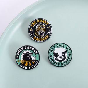 Spille in Lega di Zinco a Tema Animali con Martore delle Colline, Distintivi in Metallo, Gioielli Regalo - Product Image 2